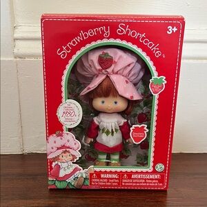 Strawberry Shortcake Classic Doll in Red Box